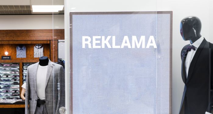 Reklamní panel na prodejně